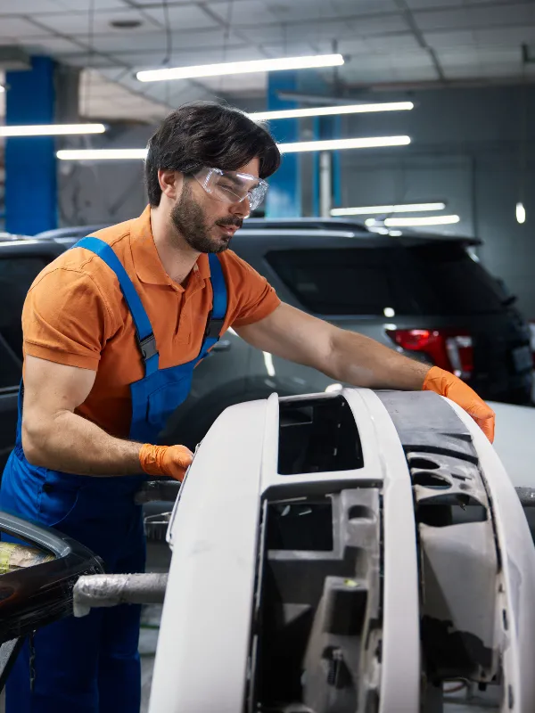 Técnico Especialista en Automoción Técnico Especialista en Automoción